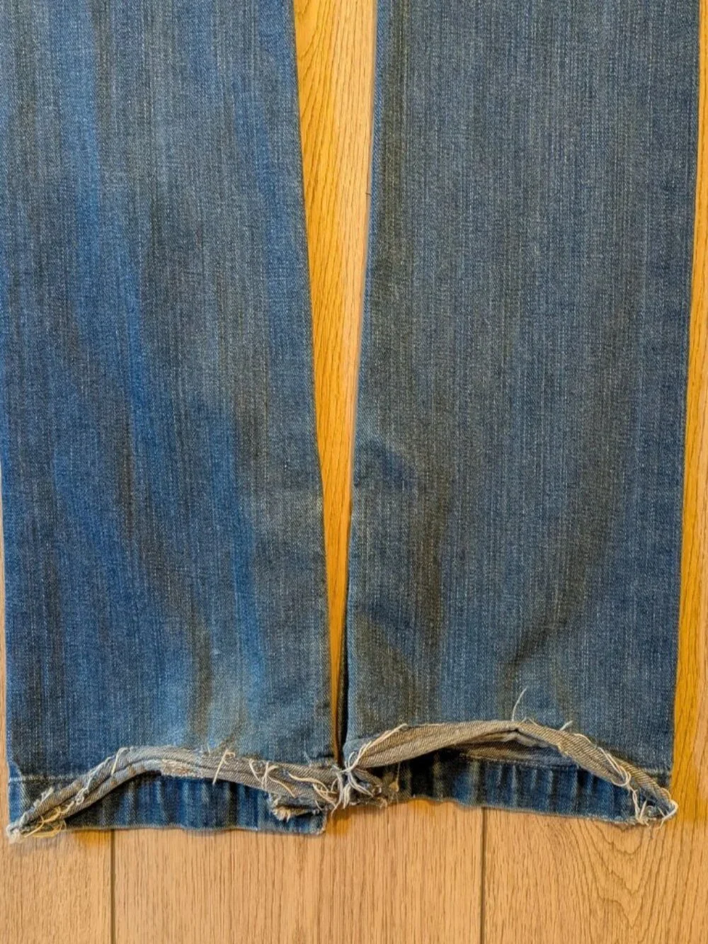 7 For All Mankind Button Vent Hem Straight Jeans size 26 - Picture 7 of 7